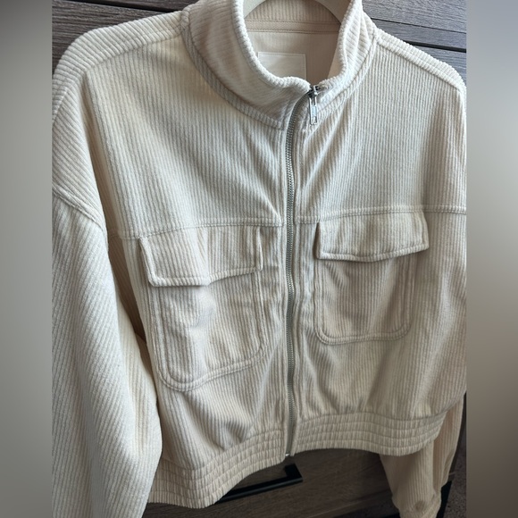 Cream Arie cropped jacket! - Picture 2 of 3